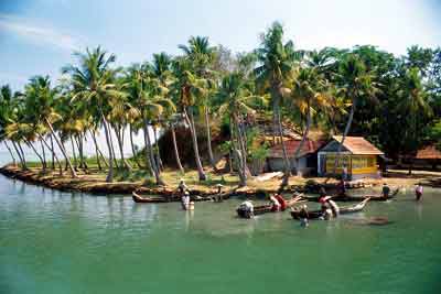 Enchanting Kerala Honeymoon Package - 4 Nights and 5 Days 