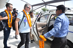 Steve Waugh visited Varanasi on 7 March, 2017. He was garlanded by Santosh Kumar Singh, Partner Holy Voyages