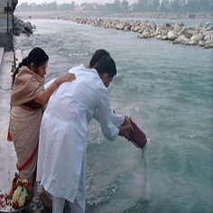 Asthi Visarjan in Gaya India