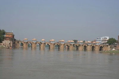 1 Day Varanasi Jaunpur Mosque Tour, India