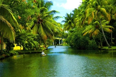 Outstanding Munnar Thekkady Kochi Honeymoon Packages - 3 Nights and 4 Days 